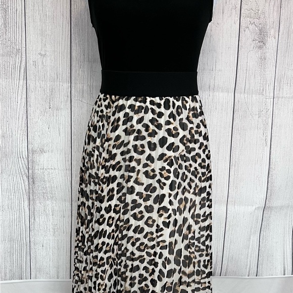 Dkny Dresses & Skirts - 𝅺WOMEN’S DKNY leopard maxi shirt, XS